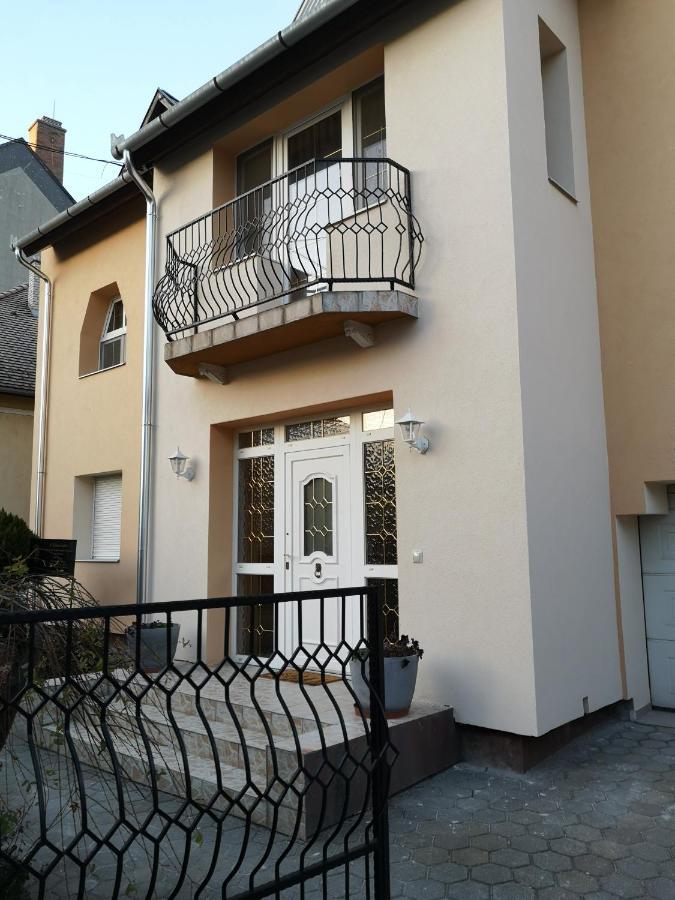 Hotello Apartmanhaz Es Panzio Zalaegerszeg Exterior photo